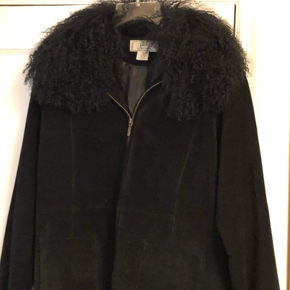 Women’s 100% Black suede jacket size XL
